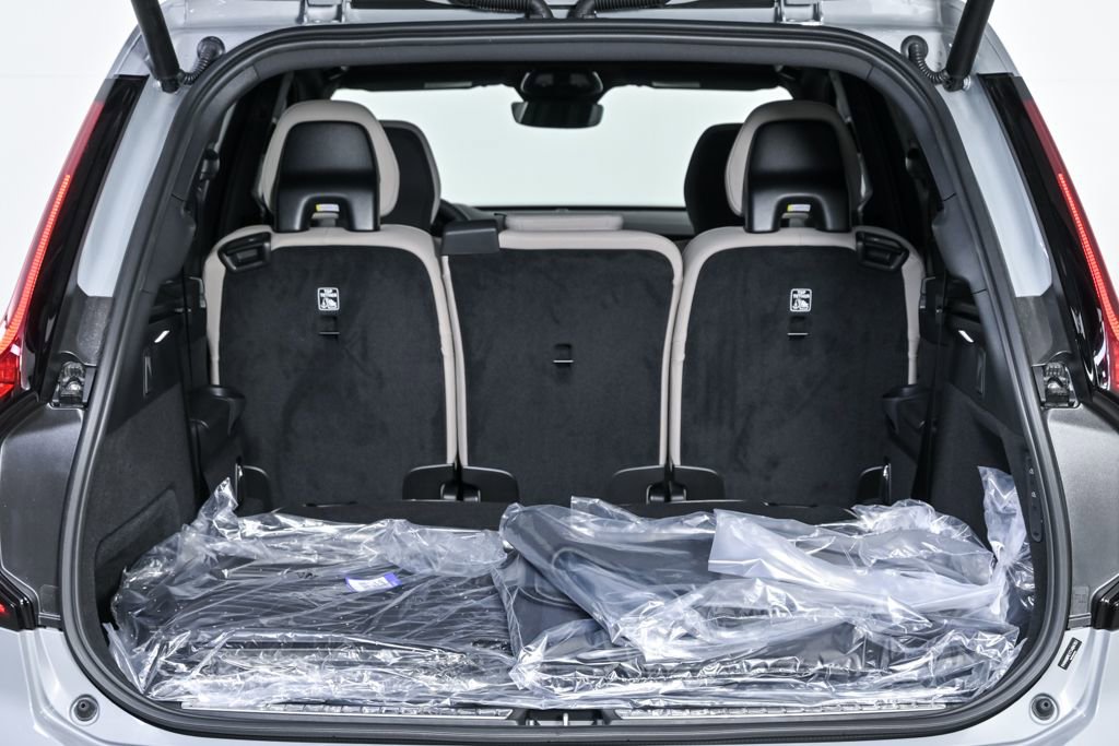 New 2026 Volvo XC90 T8 Plus w/ Protection Package image 31