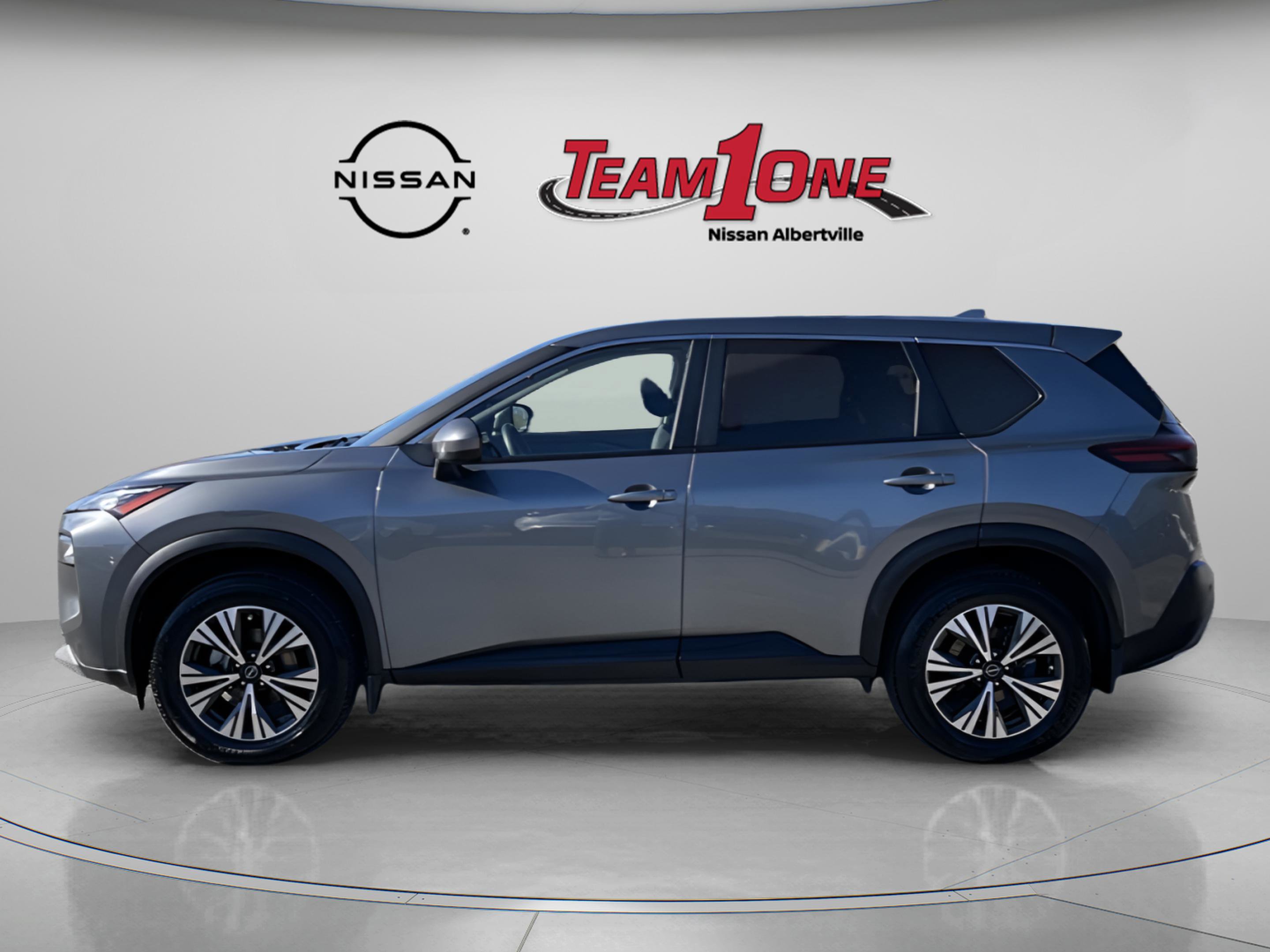 Used 2023 Nissan Rogue SV image 5
