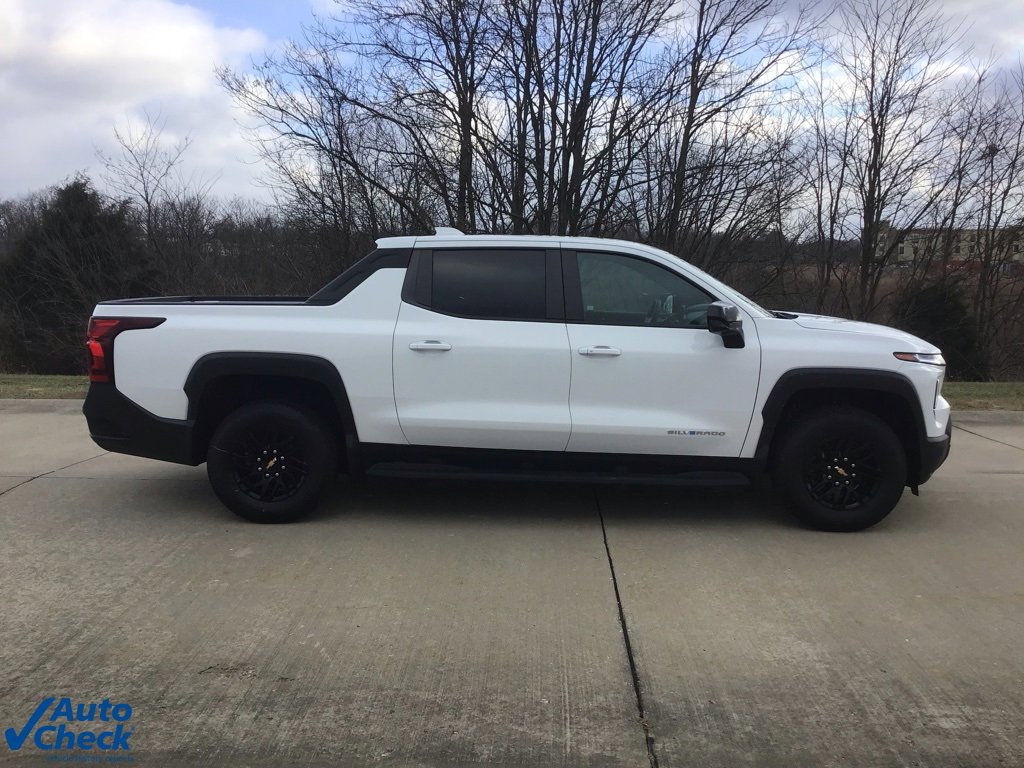 Used 2024 Chevrolet Silverado EV W/T image 3