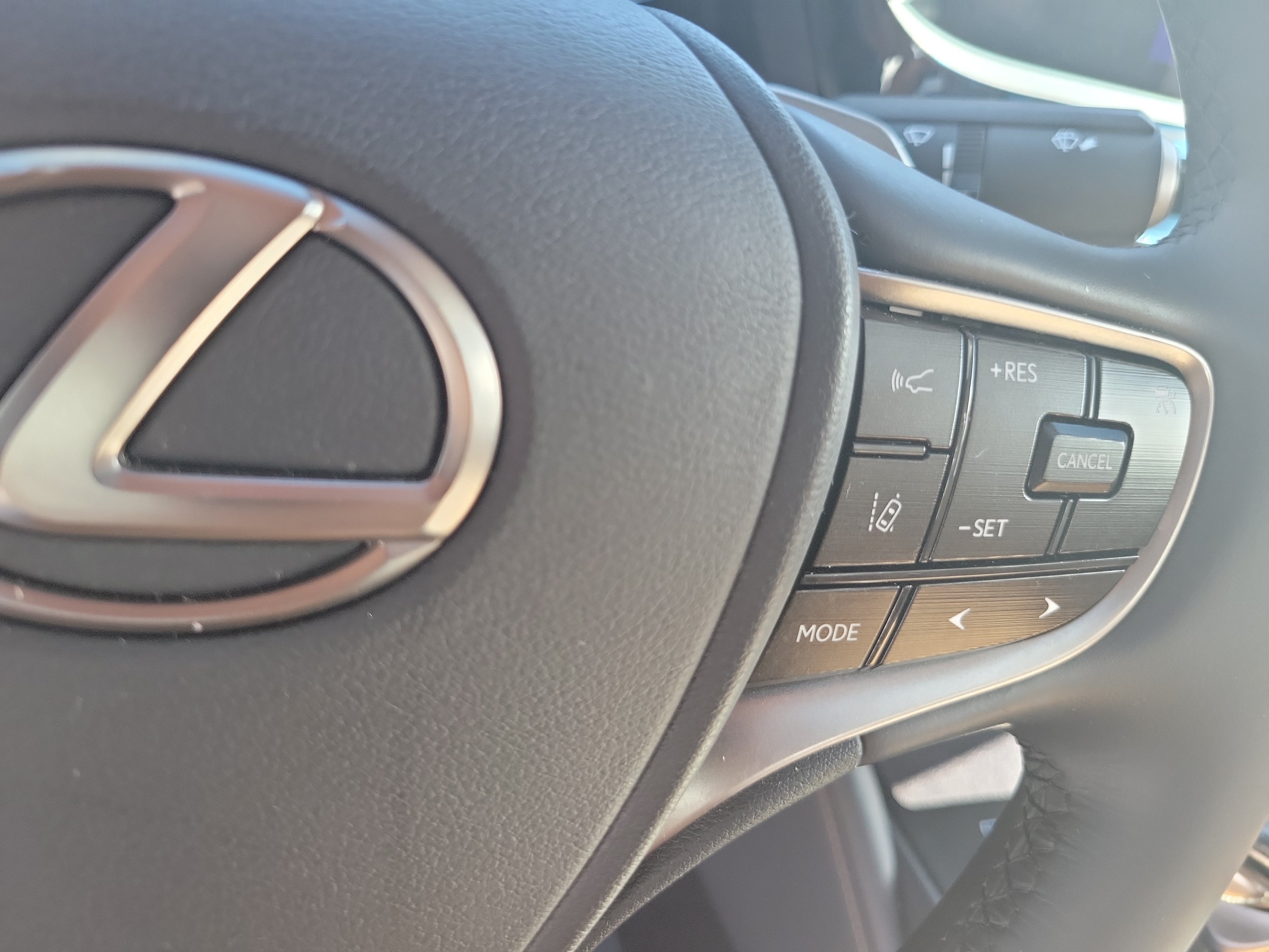 Certified 2024 Lexus ES 350 w/ Premium Package FWD image 27