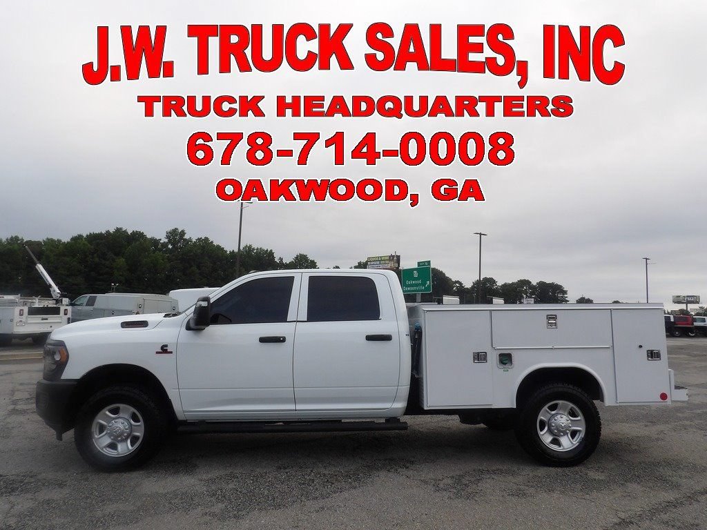 Used 2024 RAM 2500 Tradesman w/ Snow Chief Group AWD/4WD image 2