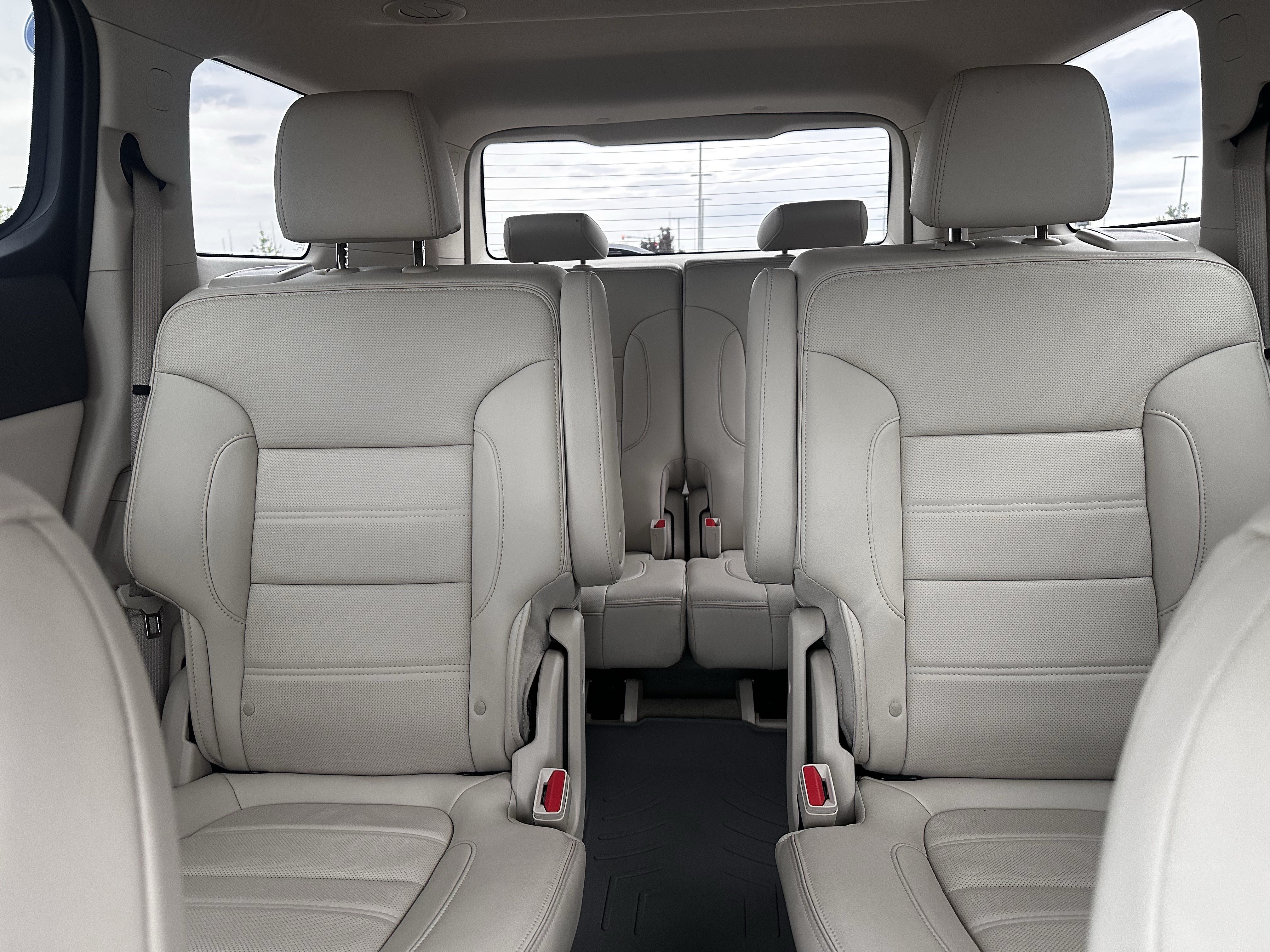 Used 2023 GMC Acadia Denali w/ Denali Ultimate Package AWD/4WD image 13
