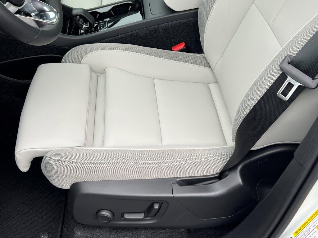 New 2026 Volvo EX40 Plus w/ Climate Package RWD image 16