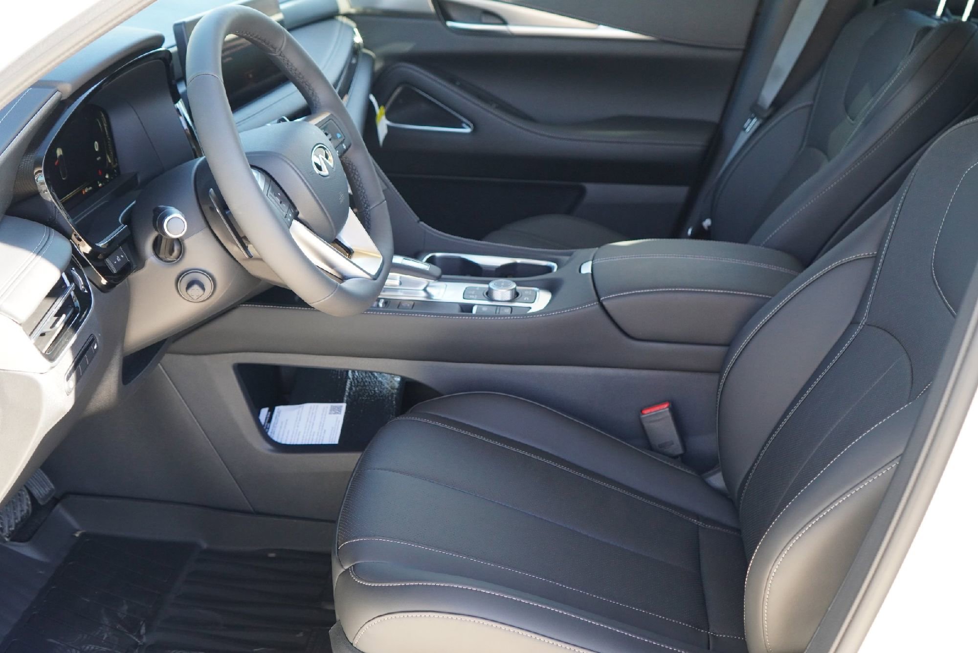 New 2026 INFINITI QX60 Luxe w/ Cargo Package image 9