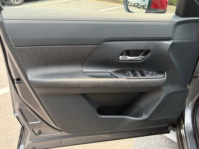 Certified 2025 Nissan Kicks SV AWD/4WD image 11
