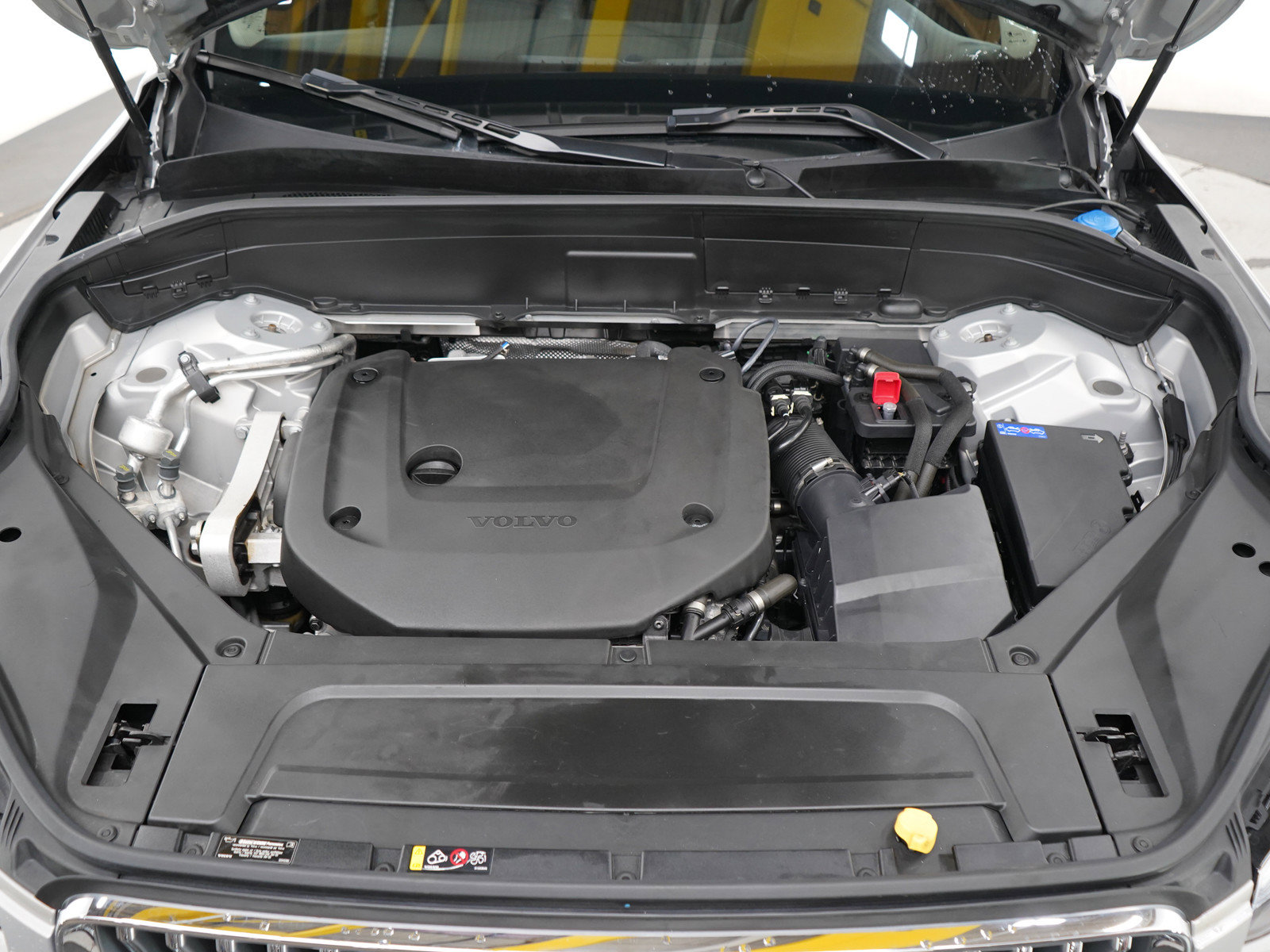 Used 2023 Volvo XC90 B6 Plus AWD/4WD image 32