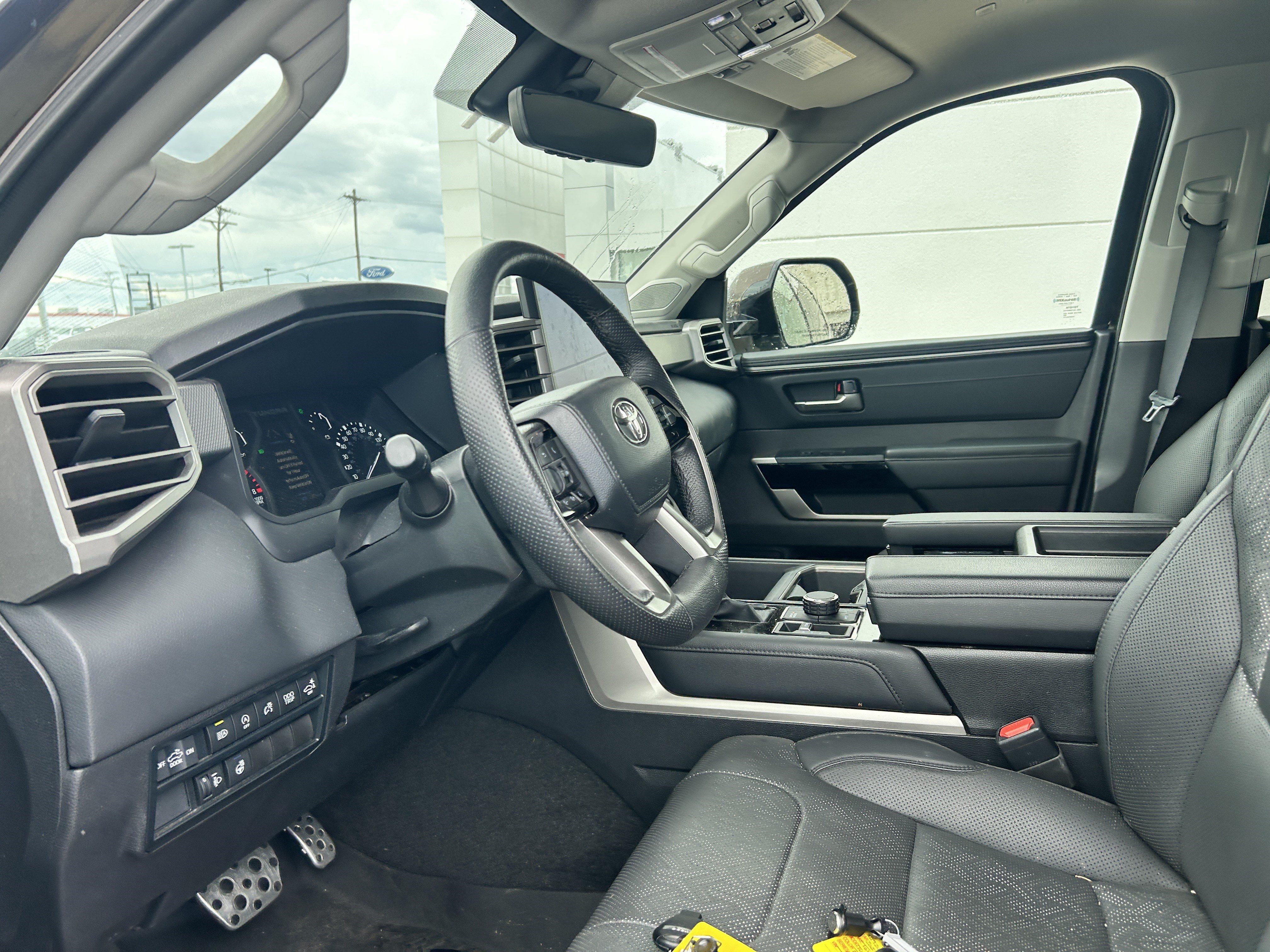 Used 2023 Toyota Tundra Limited w/ TRD Off-Road Package AWD/4WD image 10