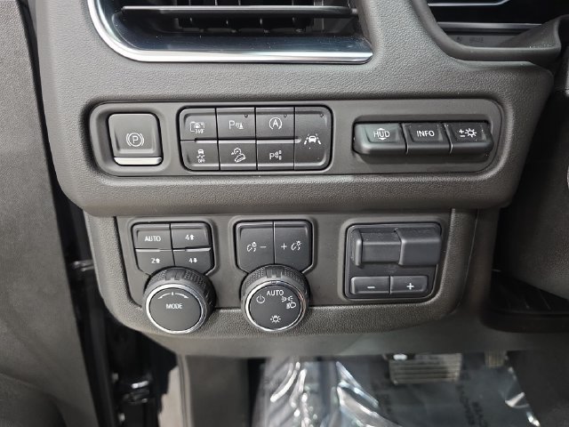 Used 2023 Chevrolet Tahoe Premier w/ Advanced Technology Package AWD/4WD image 26