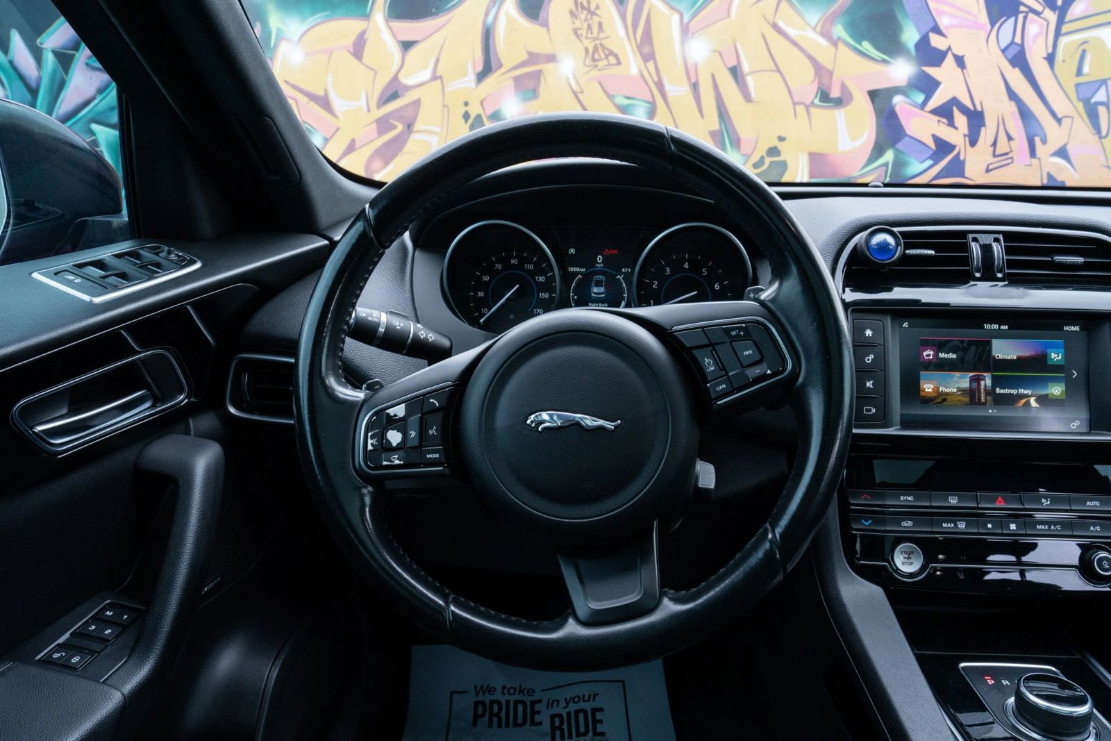 Used 2018 Jaguar F-PACE Premium image 13
