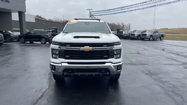 Used 2024 Chevrolet Silverado 3500 LT w/ Convenience Package image 8