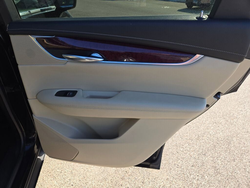 Used 2019 Cadillac XT5 Luxury image 9