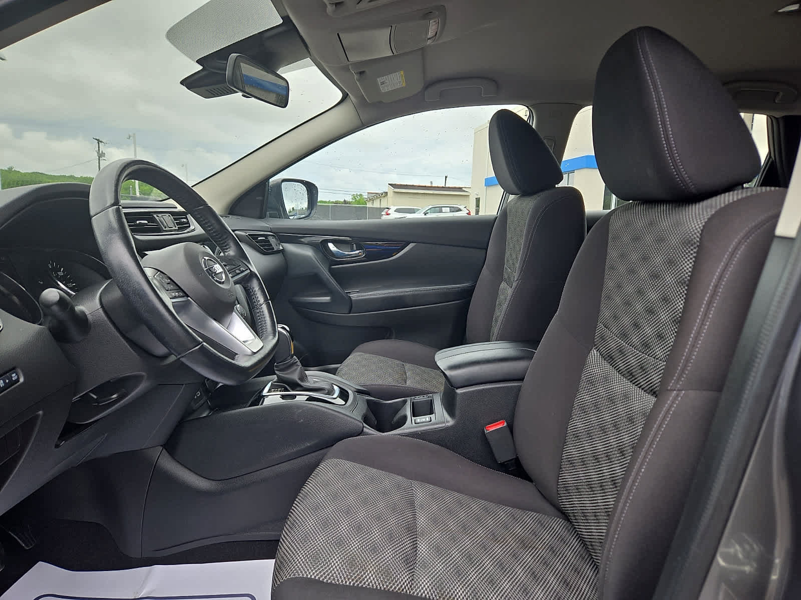 Used 2020 Nissan Rogue Sport SV w/ All-Weather Package AWD/4WD image 14