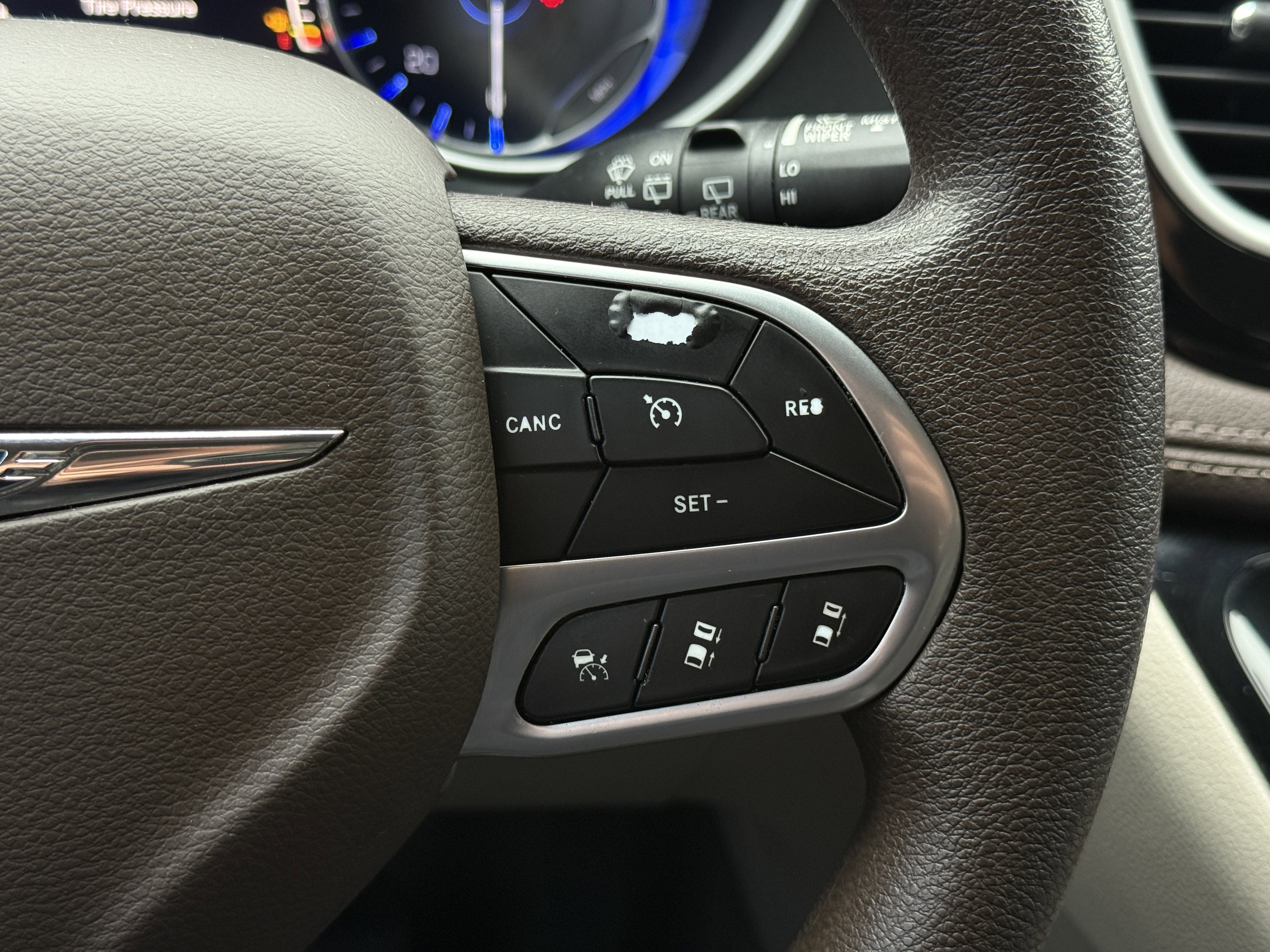 Used 2021 Chrysler Pacifica Touring image 18