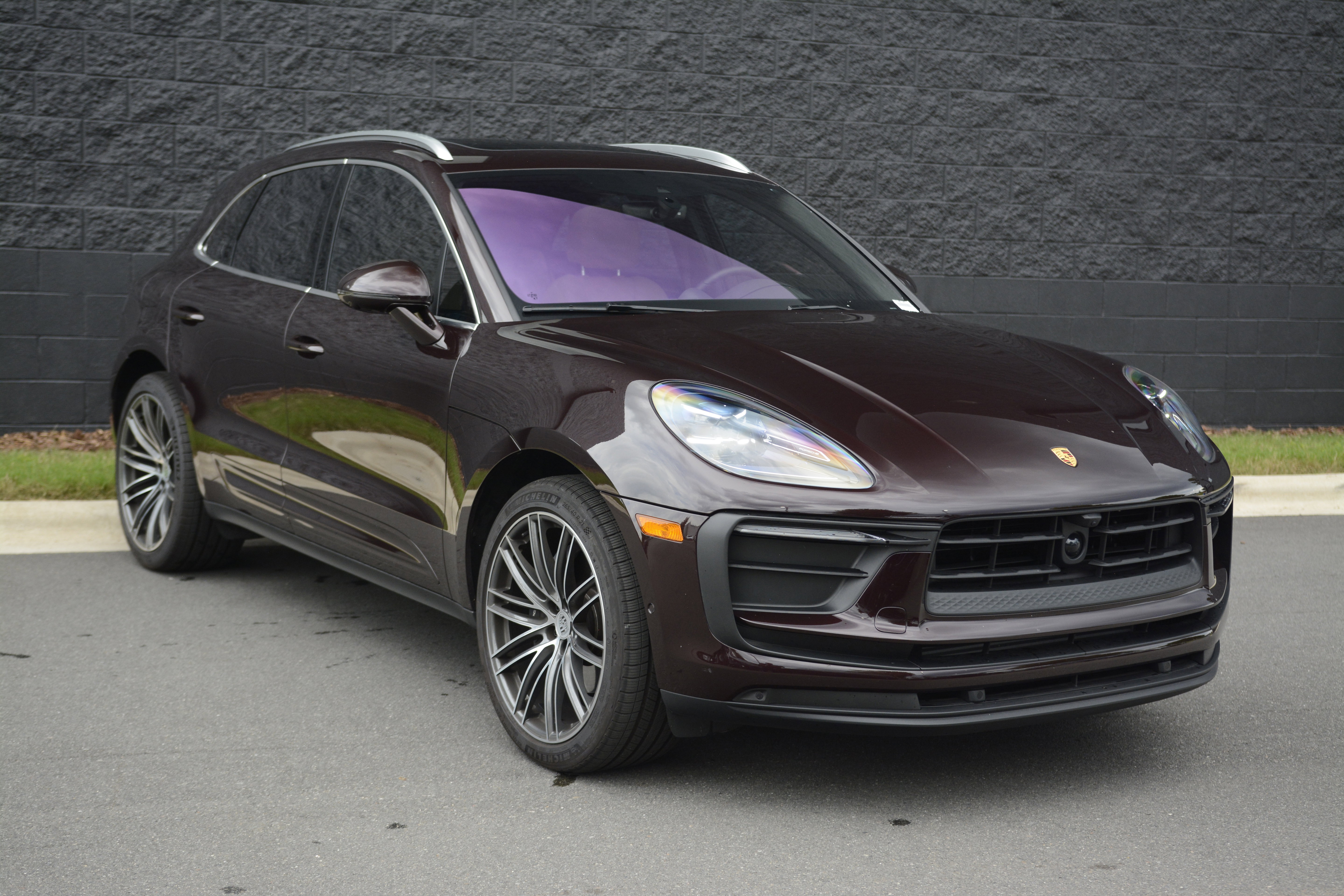 Certified 2026 Porsche Macan AWD/4WD image 9