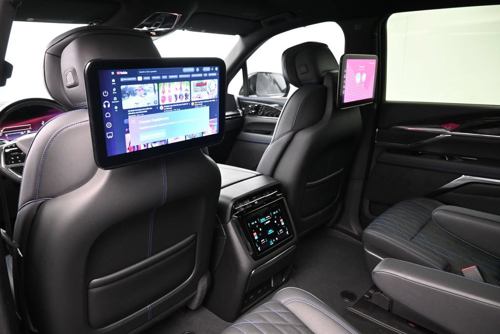 Used 2025 Cadillac Escalade IQ Luxury 1 w/ Smart Trailering package AWD/4WD image 8