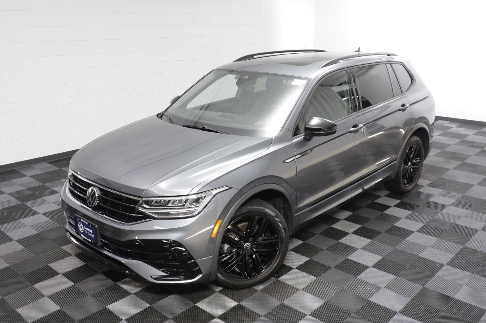 Used 2022 Volkswagen Tiguan SE R-Line image 2