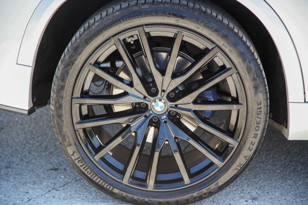 Used 2024 BMW X5 sDrive40i w/ M Sport Package RWD image 21
