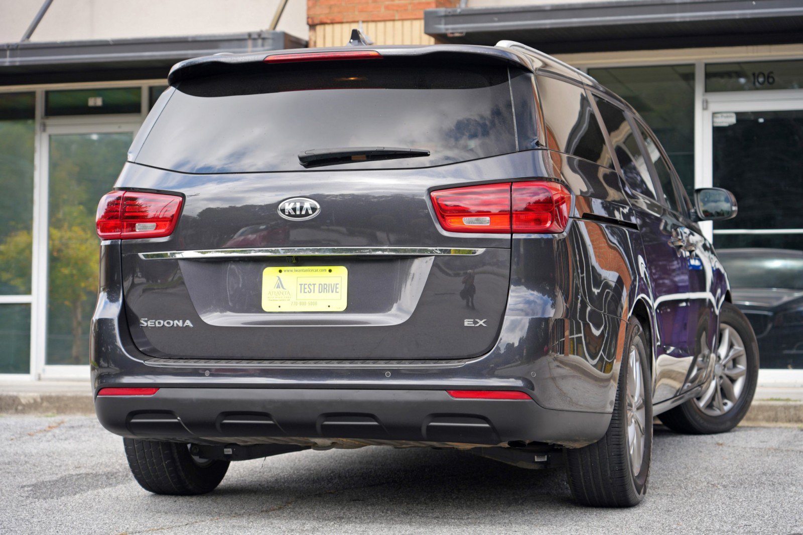 Used 2021 Kia Sedona EX FWD image 4