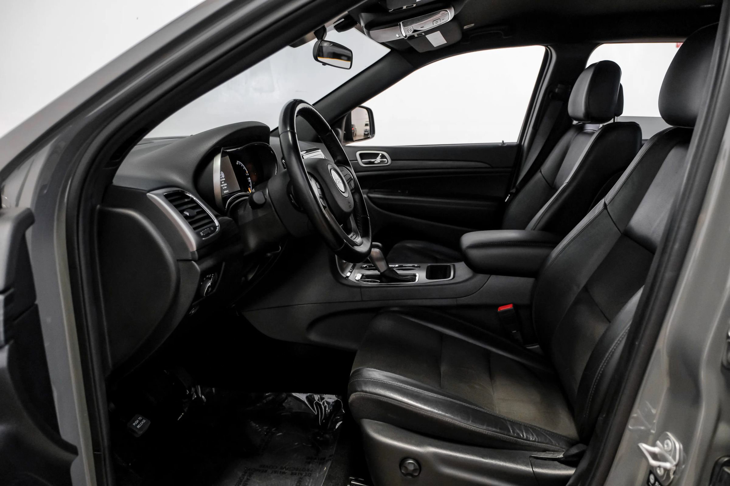 Used 2021 Jeep Grand Cherokee Laredo X RWD image 26