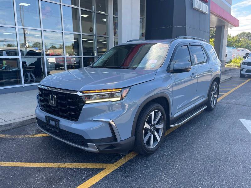 Used 2024 Honda Pilot Touring image 2