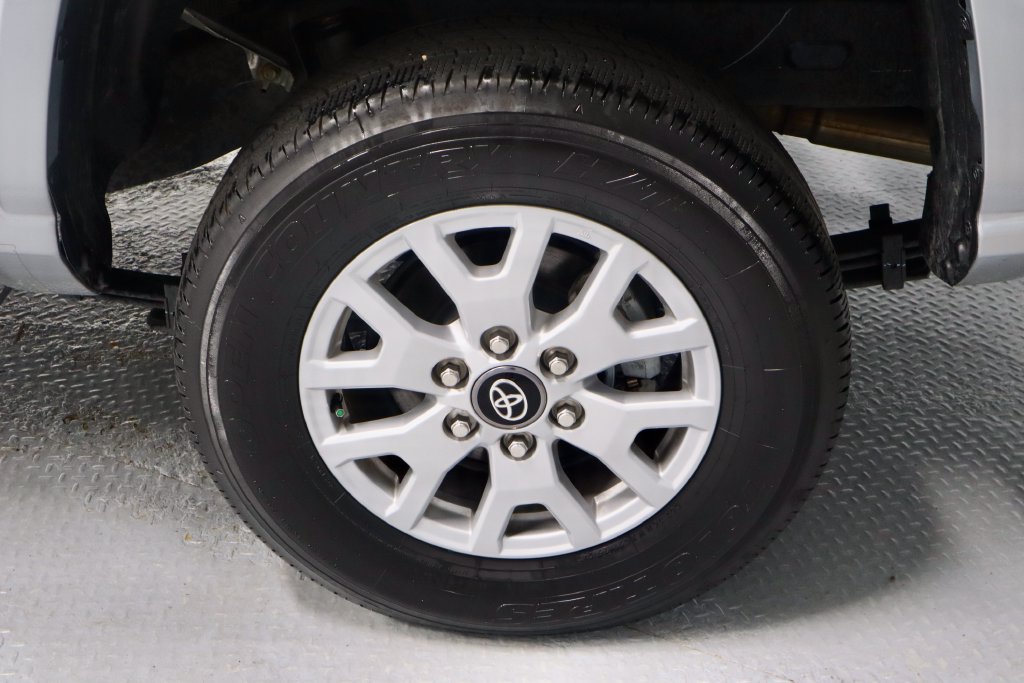 Used 2025 Toyota Tacoma SR AWD/4WD image 19