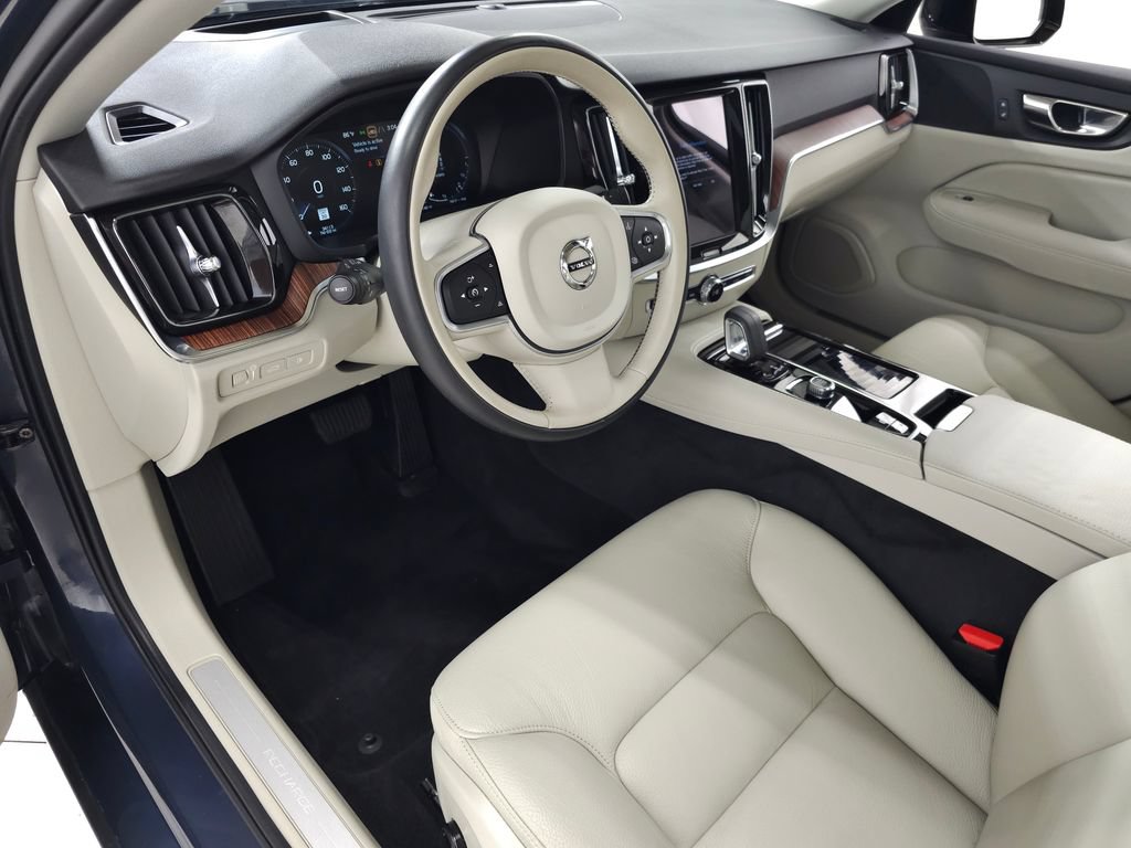 Certified 2022 Volvo S60 T8 R-Design Expression w/ Advanced Package AWD/4WD image 16