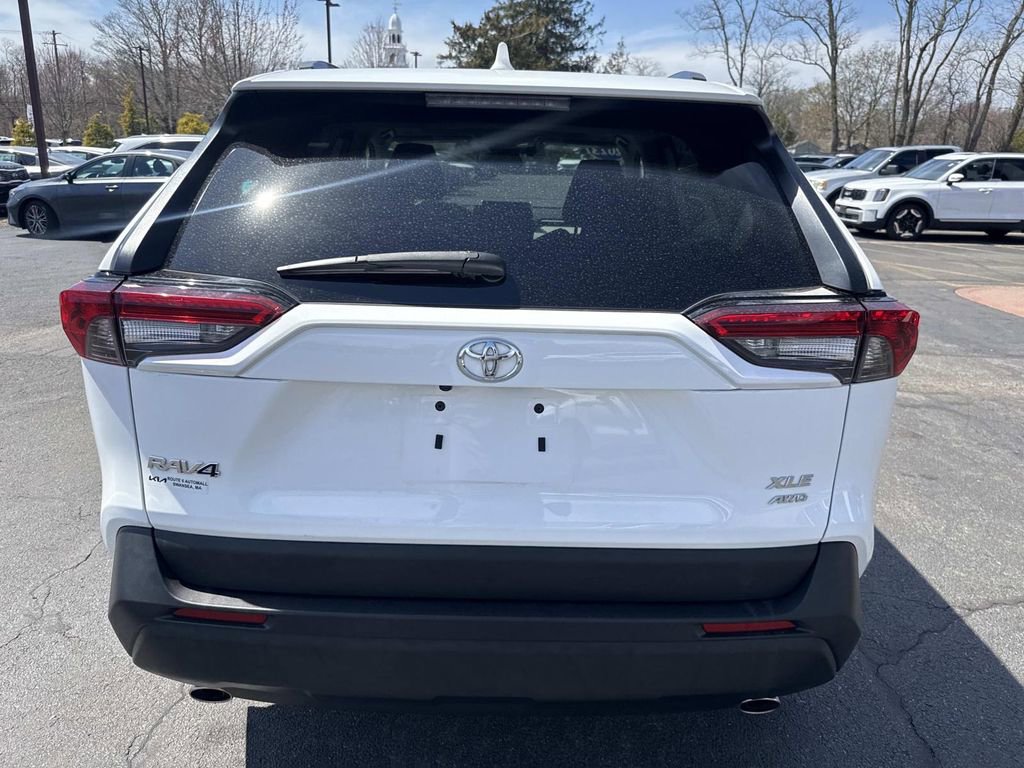 Used 2023 Toyota RAV4 XLE w/ Convenience Package AWD/4WD image 4