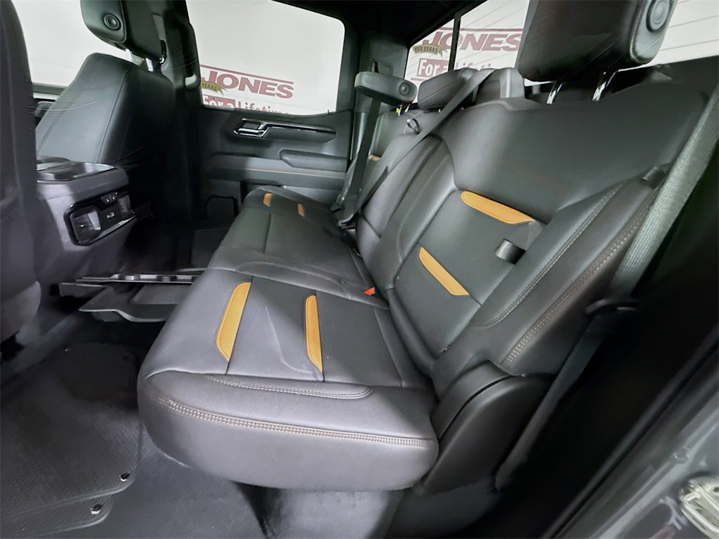 Used 2025 GMC Sierra 1500 AT4 w/ Technology Package image 29