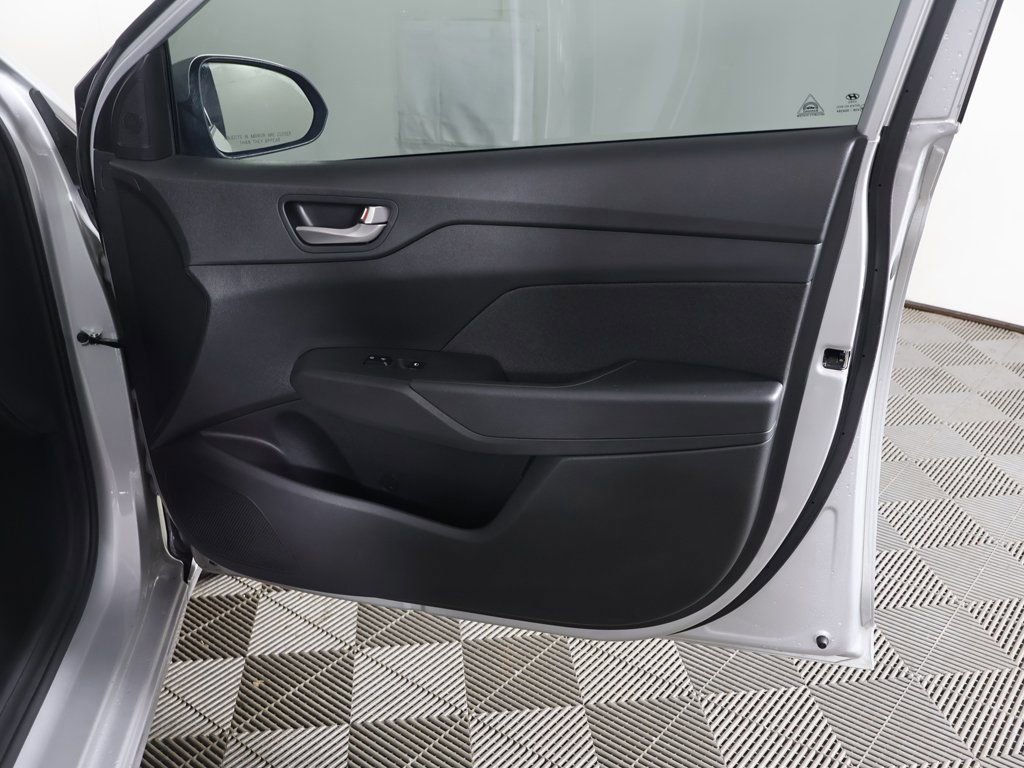 Used 2022 Hyundai Accent SEL image 20