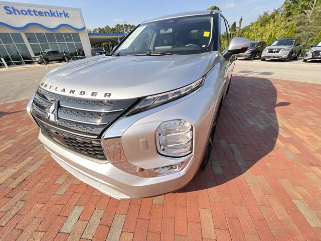 Used 2025 Mitsubishi Outlander SE AWD/4WD image 24
