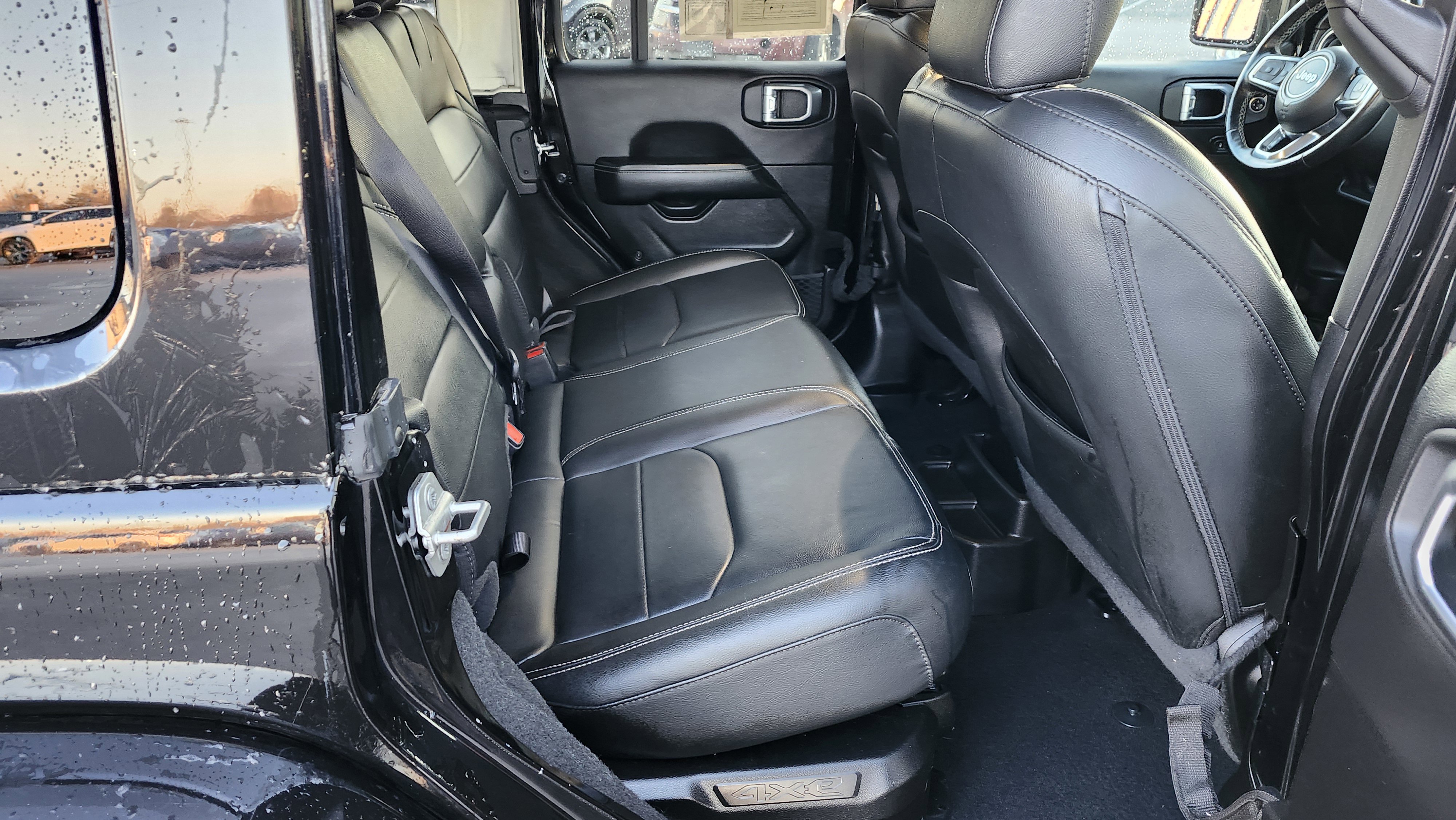 Used 2022 Jeep Wrangler Unlimited Sahara w/ Cold Weather Group image 20