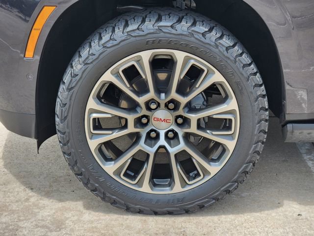 Used 2026 GMC Yukon Denali w/ Sun & Power Step Package AWD/4WD image 10