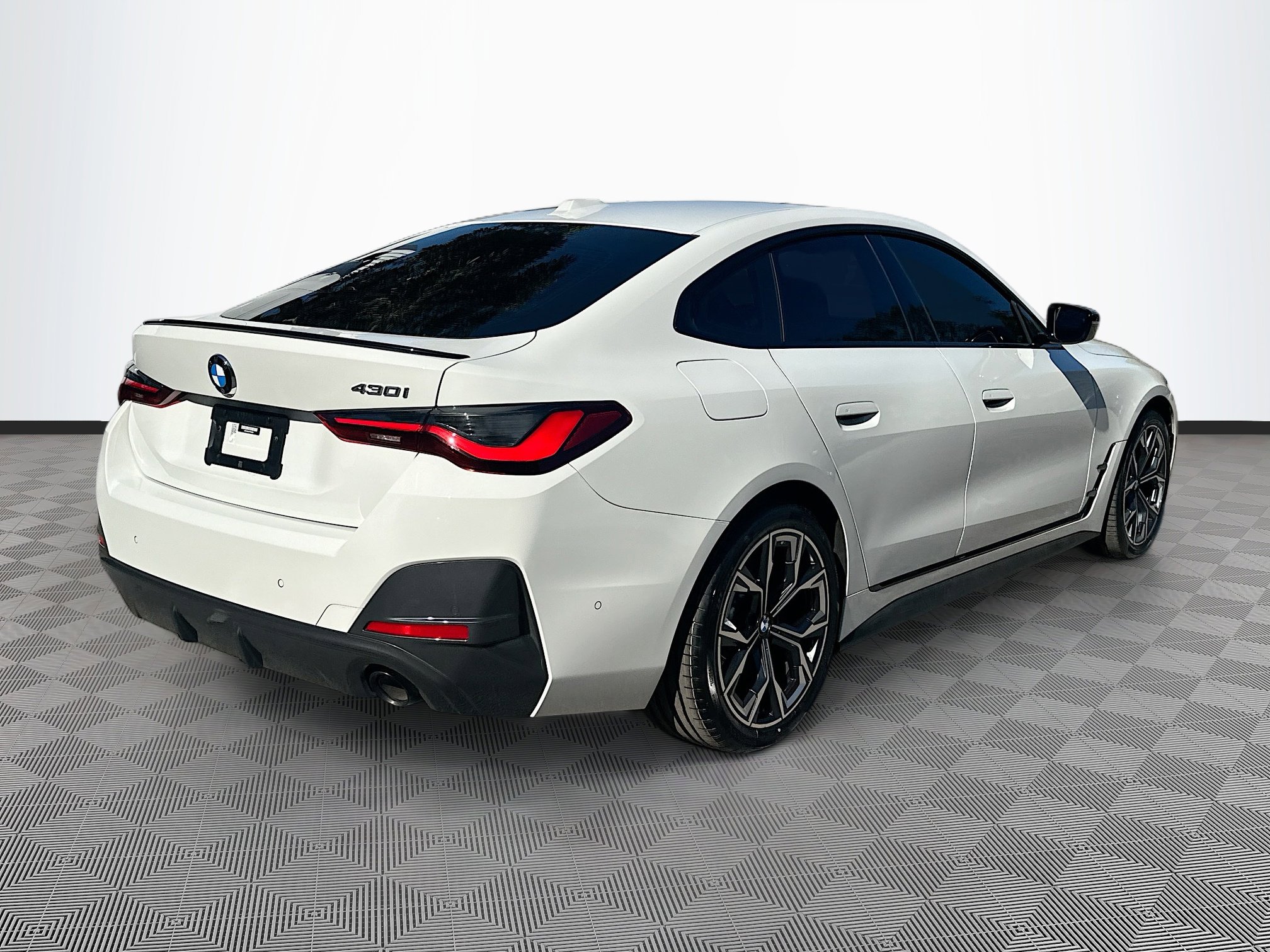 Used 2023 BMW 430i Gran Coupe w/ M Sport Package image 6