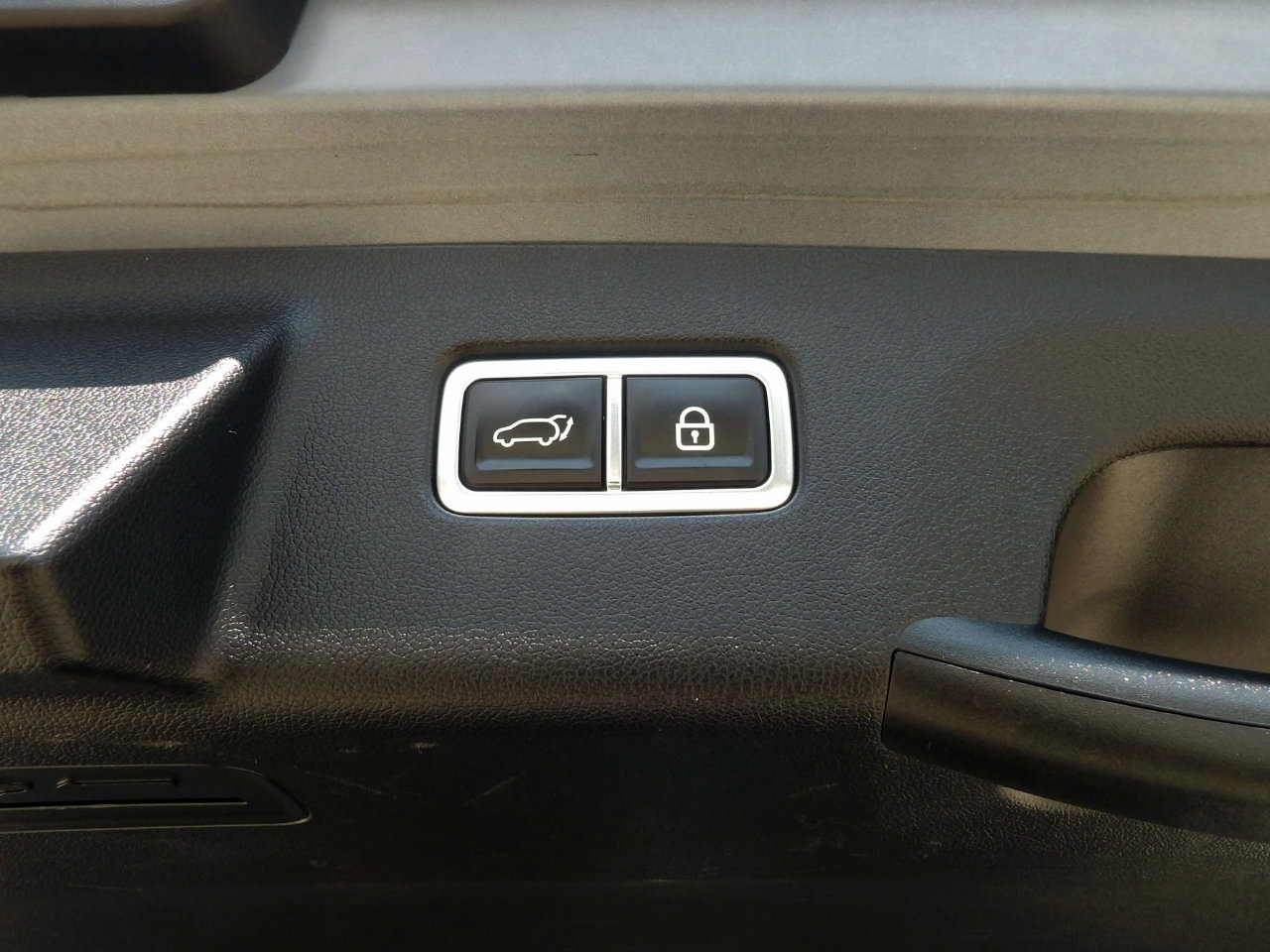 Used 2021 Kia Sorento SX image 34