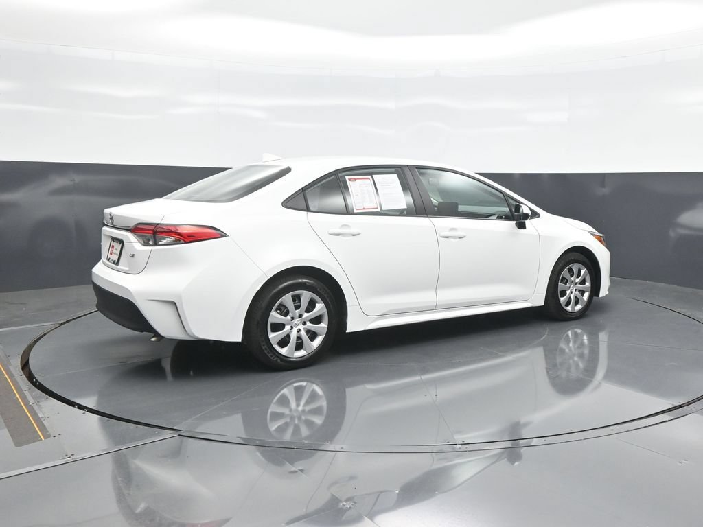 Used 2026 Toyota Corolla LE FWD image 7
