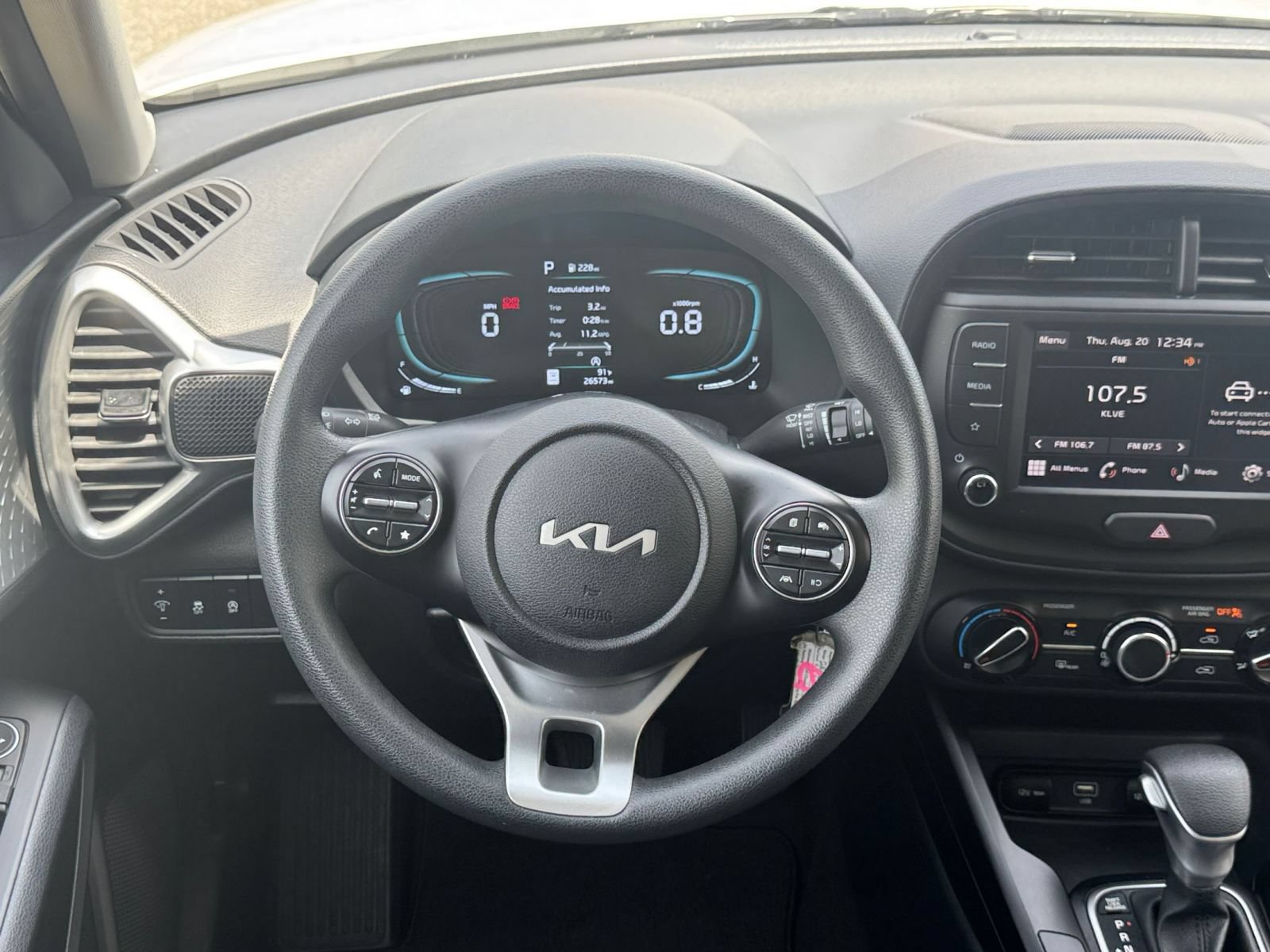 Used 2025 Kia Soul LX w/ LX Technology Package FWD image 25
