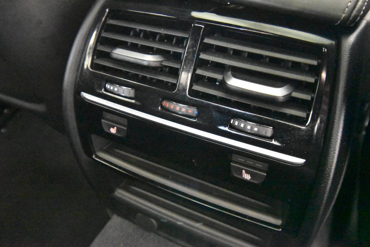 Used 2020 BMW M550i xDrive w/ Executive Package image 17