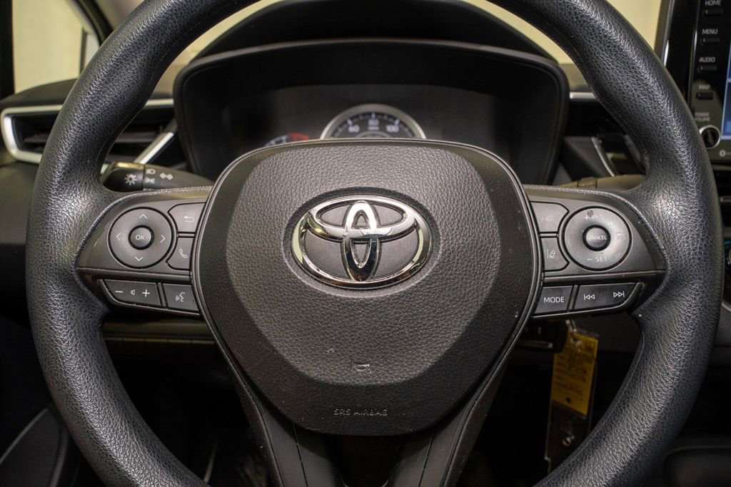 Used 2022 Toyota Corolla LE image 16