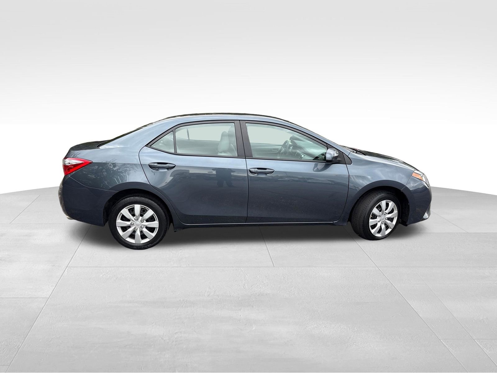 Used 2015 Toyota Corolla LE FWD image 6
