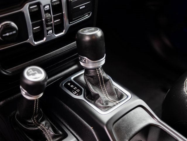 Used 2020 Jeep Wrangler Unlimited Sahara image 21