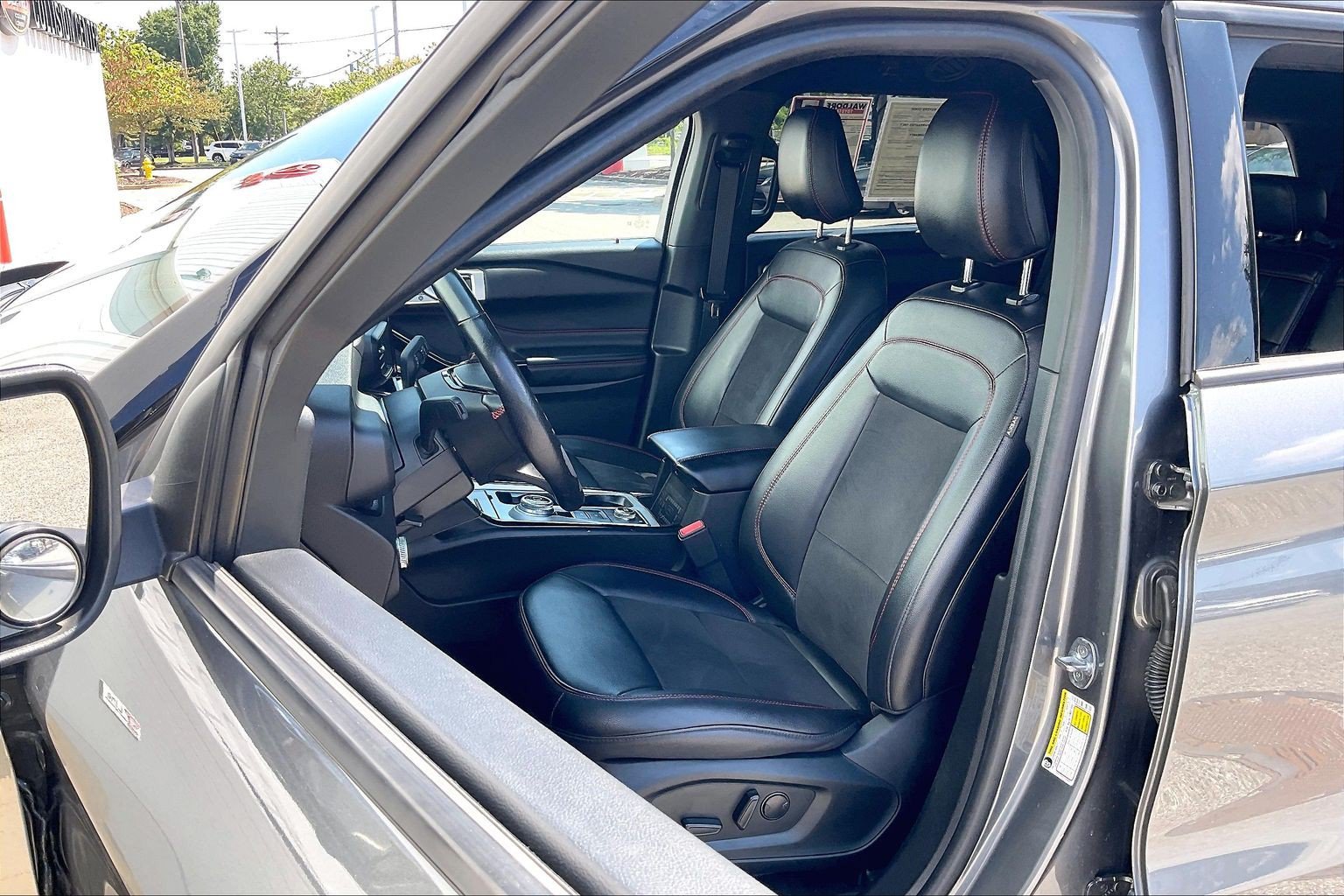 Used 2023 Ford Explorer ST-Line AWD/4WD image 29
