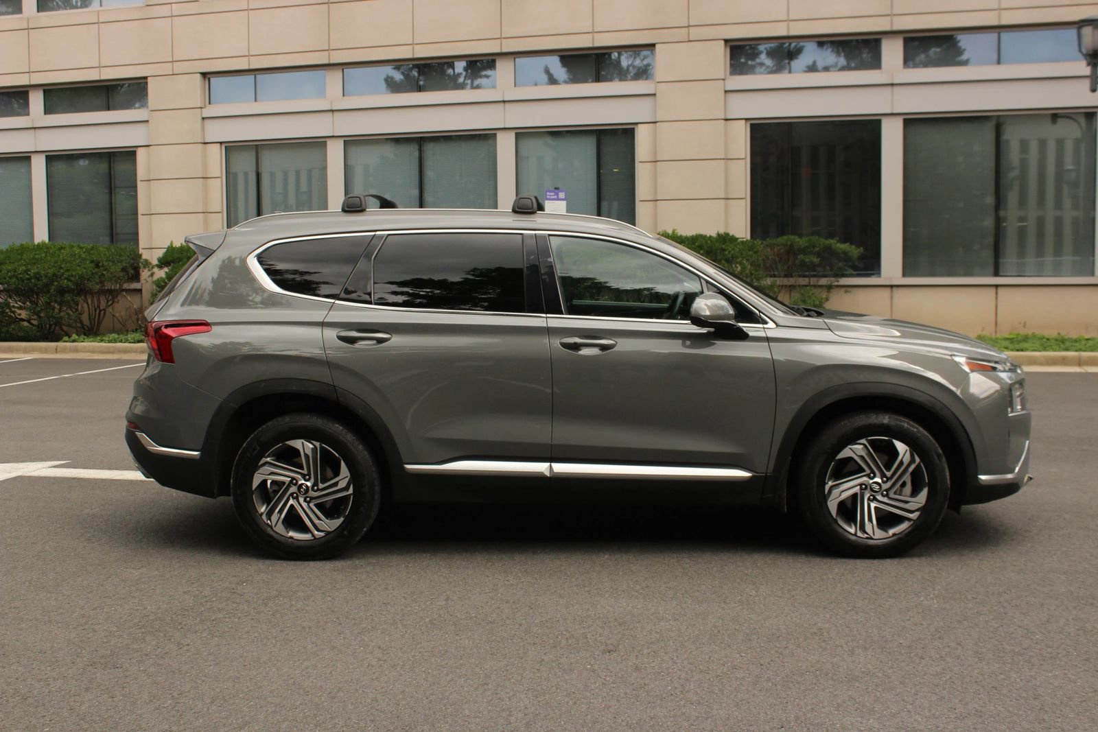 Used 2022 Hyundai Santa Fe SEL FWD image 6