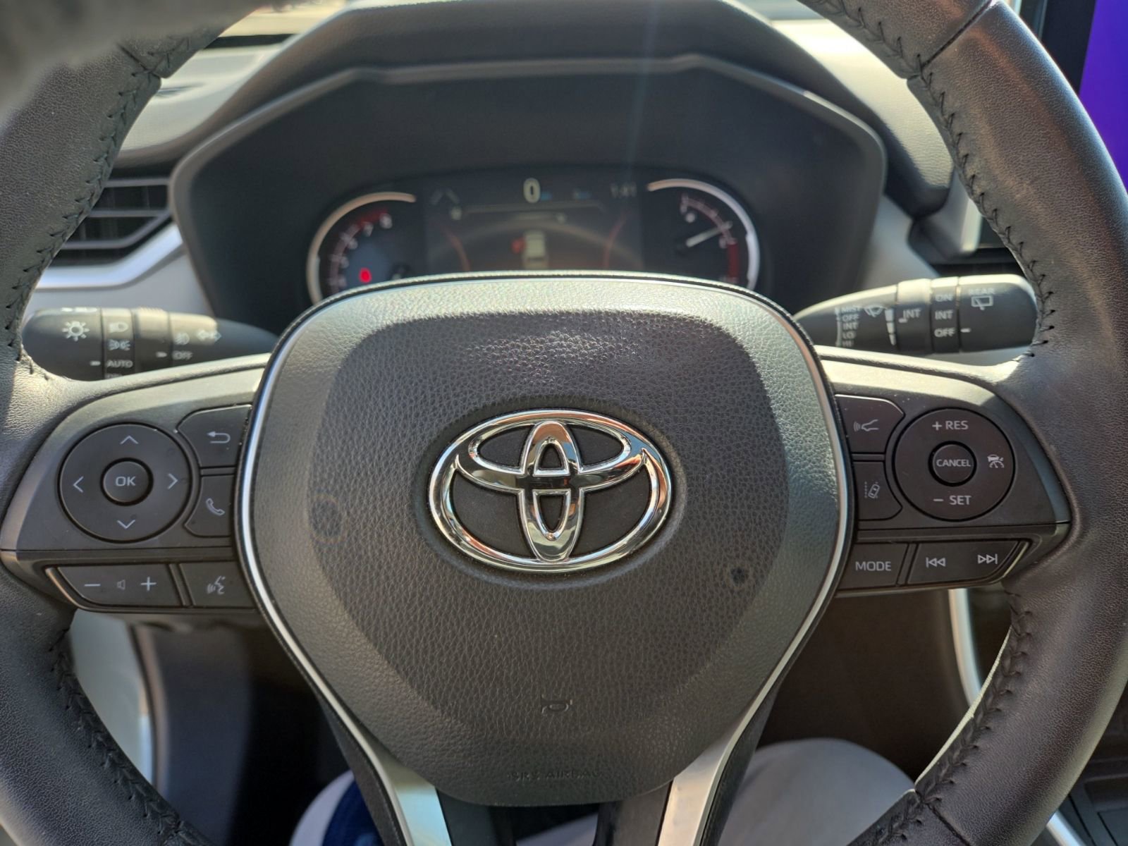 Used 2023 Toyota RAV4 XLE Premium image 10