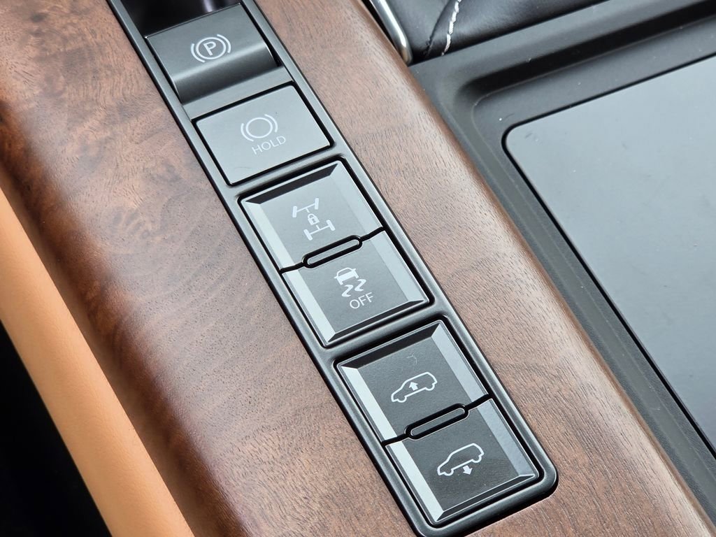 New 2026 Lexus LX 600 4WD w/ Premium Package image 21