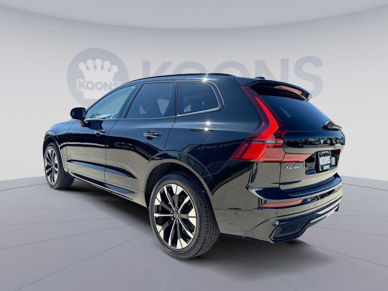New 2026 Volvo XC60 B5 Plus w/ Protection Package Premier AWD/4WD image 4