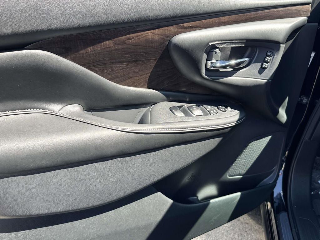 Used 2020 Nissan Murano Platinum AWD/4WD image 32