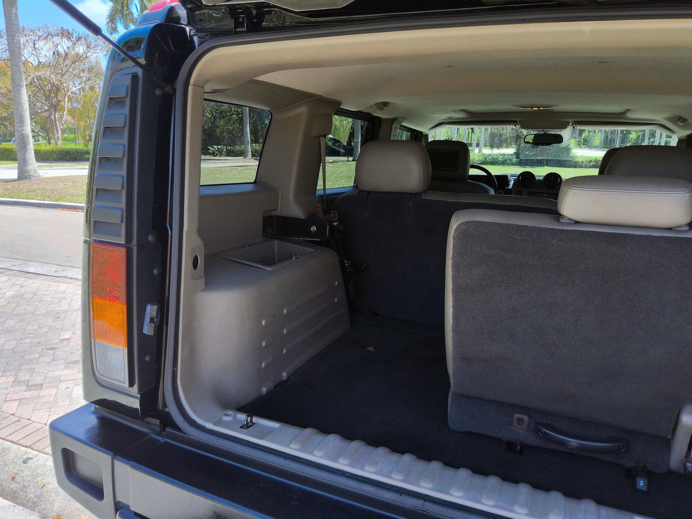 Used 2003 HUMMER H2 w/ Preferred Equipment Group image 46