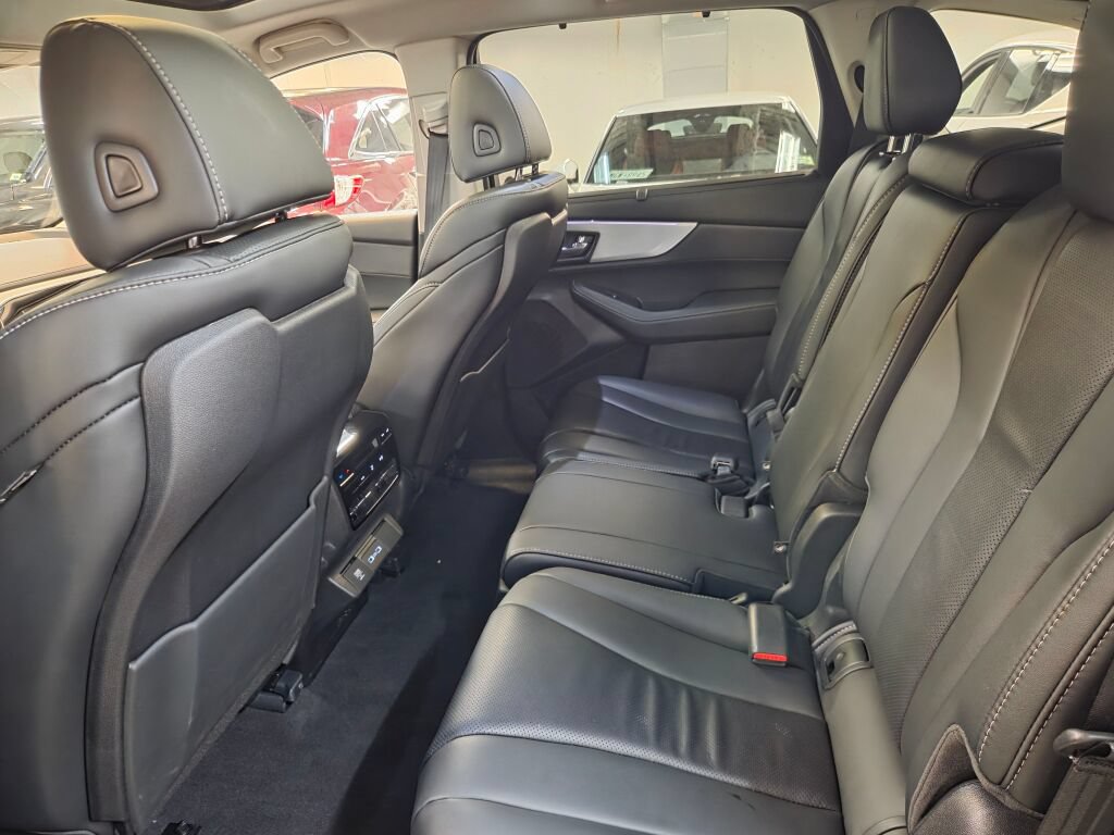 Certified 2023 Acura MDX w/ Technology Package AWD/4WD image 14