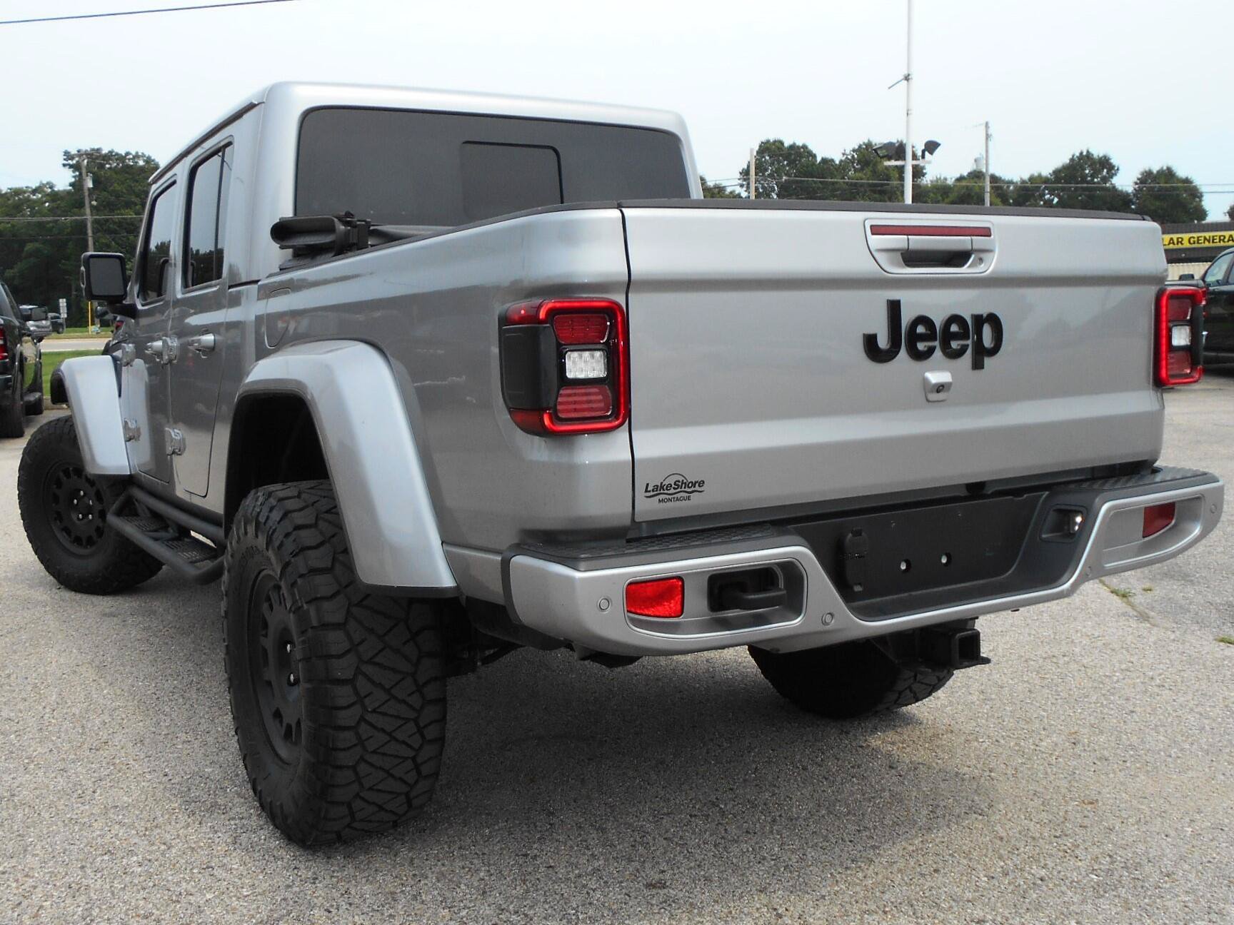 Certified 2021 Jeep Gladiator Overland AWD/4WD image 3