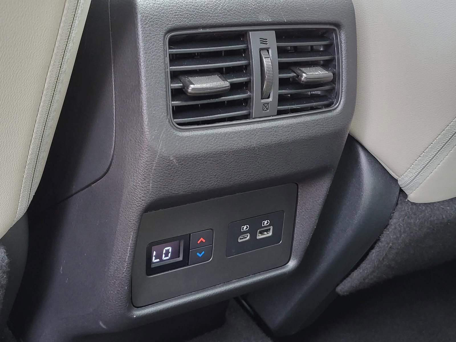 Used 2023 Nissan Rogue SL w/ SL Premium Package FWD image 17